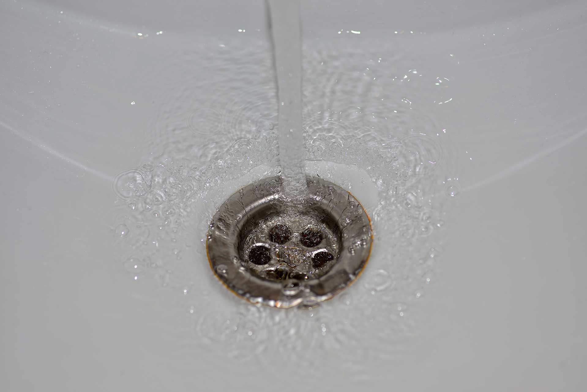 A2B Drains provides services to unblock blocked sinks and drains for properties in Hythe.
